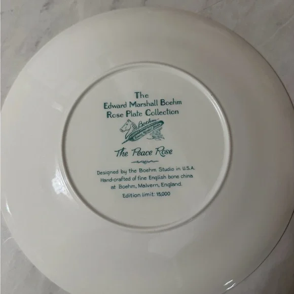 The Edward Marshal Boehm Rose
"The Piece Rose" Collection Plate limited edition - Picture 5 of 5